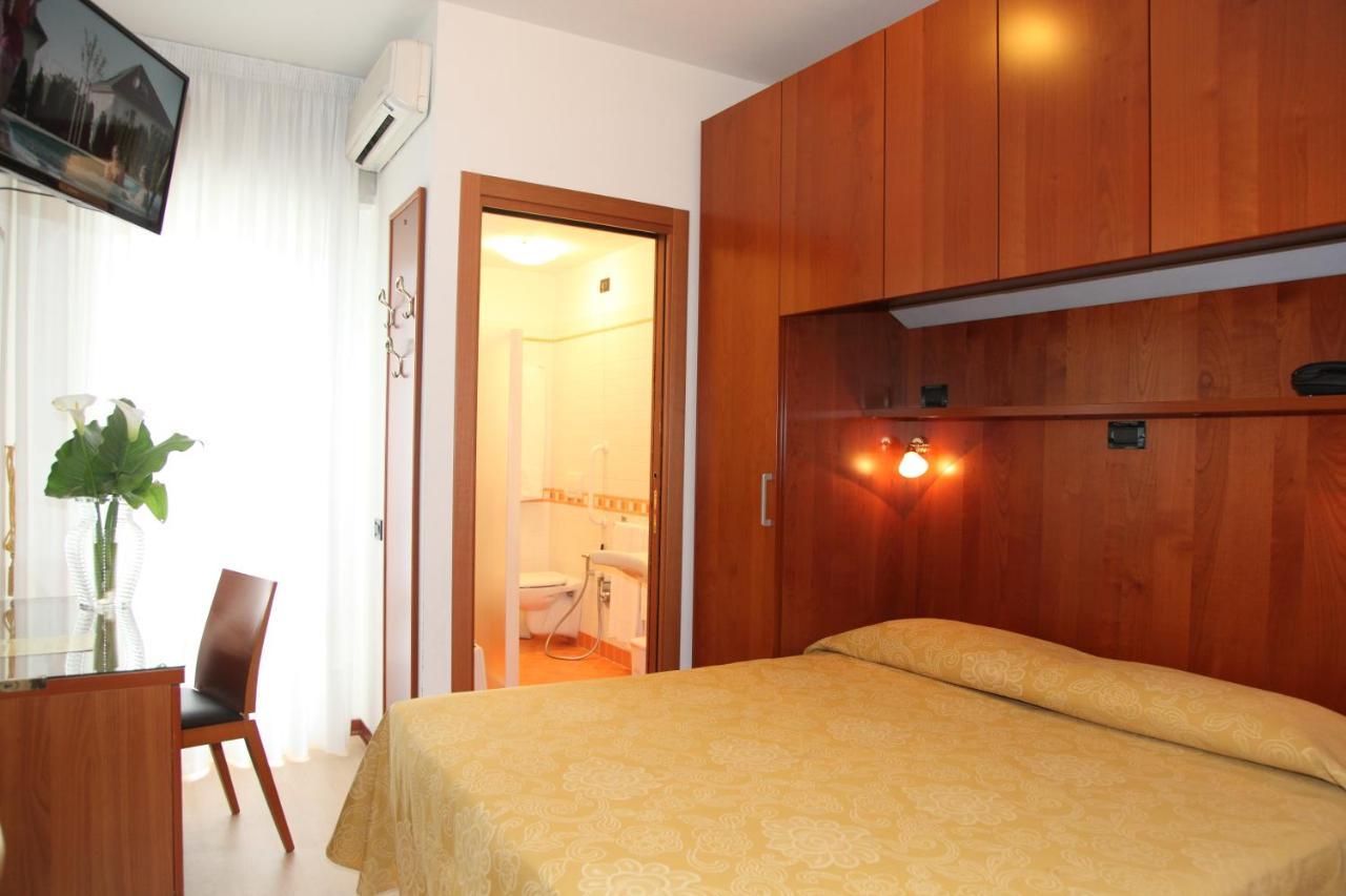 Hotel Gran Venere Beach 3 Superior Бибионе Экстерьер фото