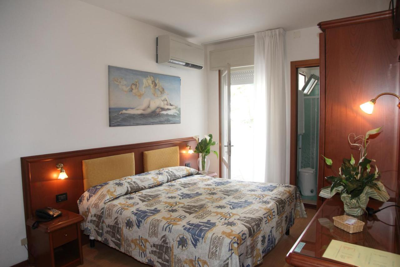 Hotel Gran Venere Beach 3 Superior Бибионе Экстерьер фото