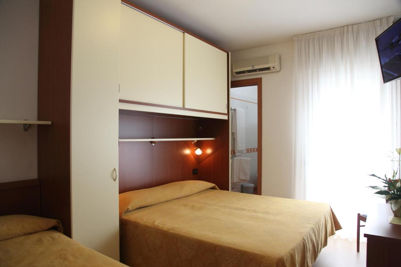 Hotel Gran Venere Beach 3 Superior Бибионе Экстерьер фото