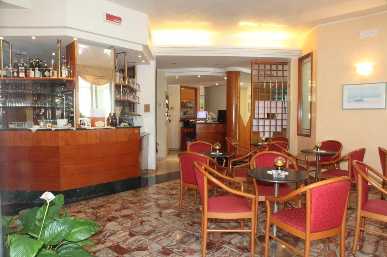 Hotel Gran Venere Beach 3 Superior Бибионе Экстерьер фото