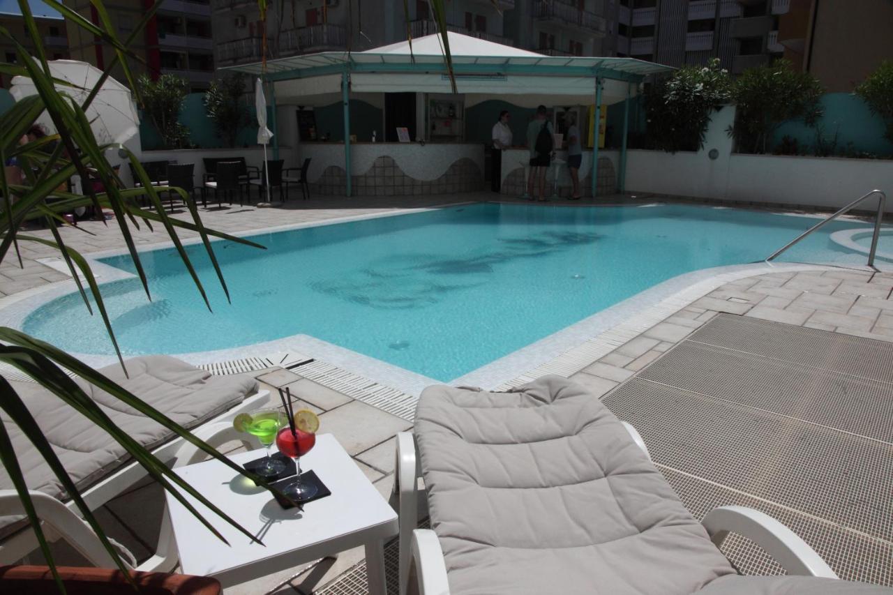 Hotel Gran Venere Beach 3 Superior Бибионе Экстерьер фото