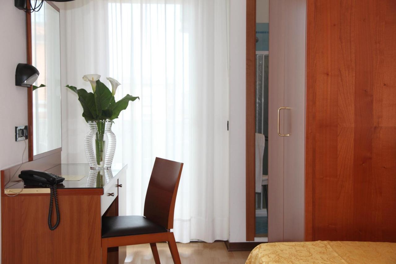 Hotel Gran Venere Beach 3 Superior Бибионе Экстерьер фото